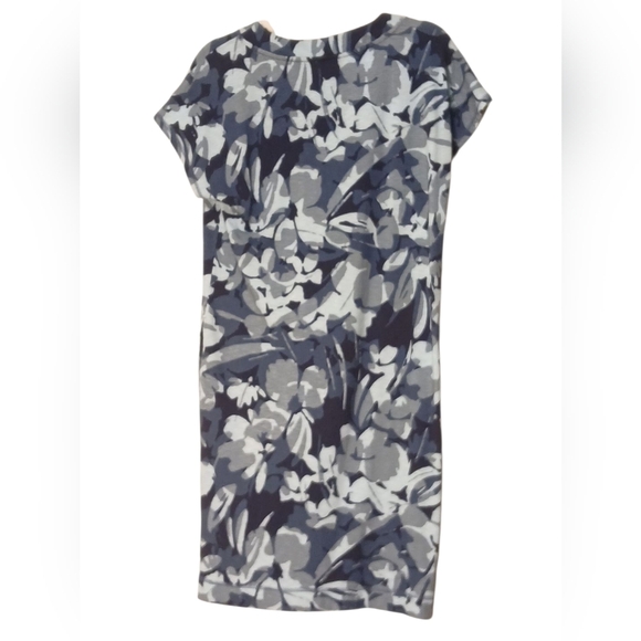 Chico's - NWT, Shift Dress W/ Short Sleeves, V-Neck, Blue Floral Design, Size 0 - Picture 7 of 12